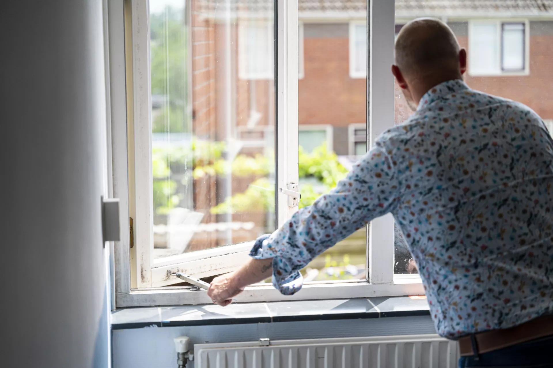 Openen raam om te ventileren