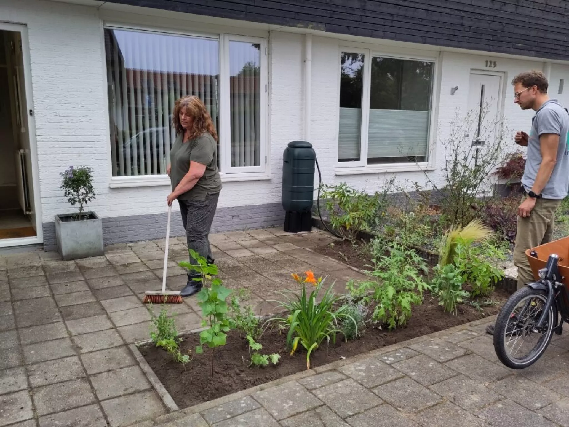 Voortuin van huurder tijdens een opknapbeurt