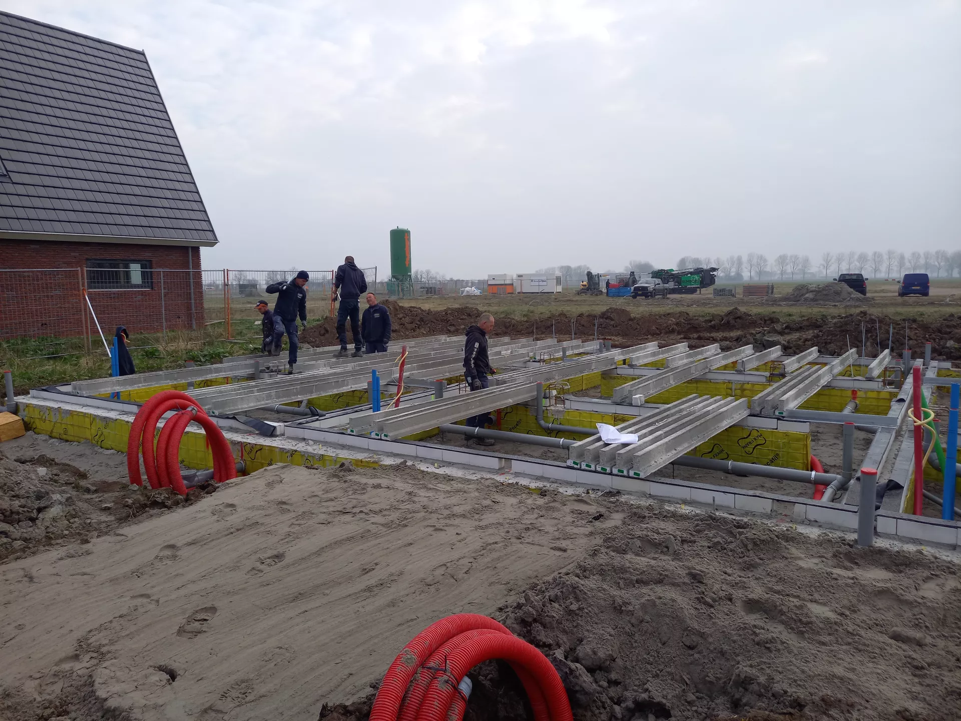 Plaatsen vloerconstructie