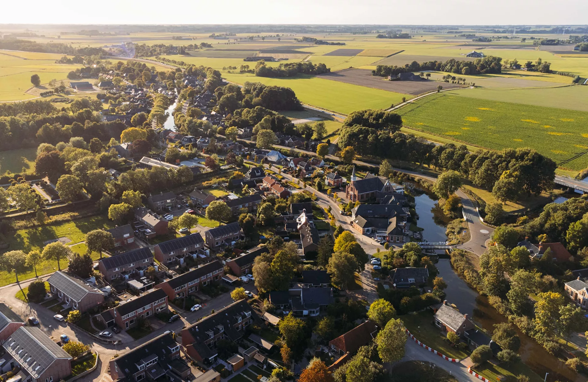 Luchtfoto van Garrelsweer